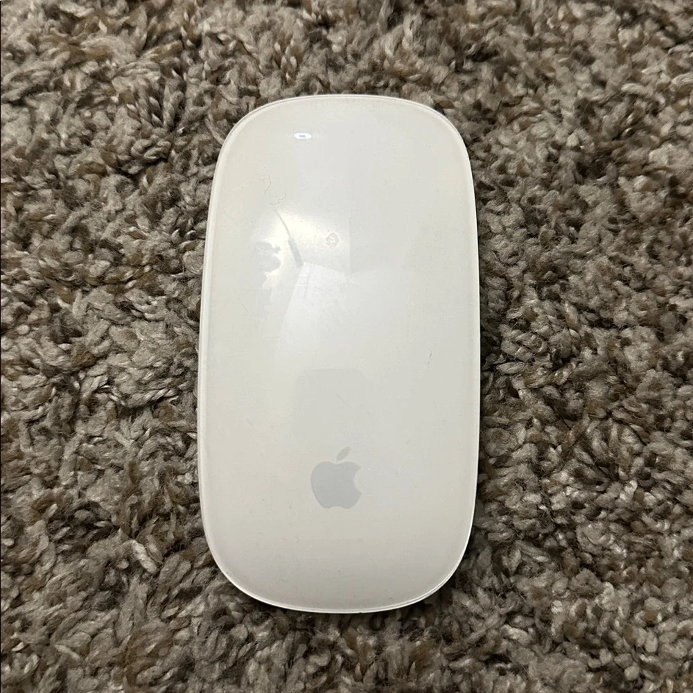 Apple Magic Mouse 1st Generation Wireless Mouse Battery Operated White